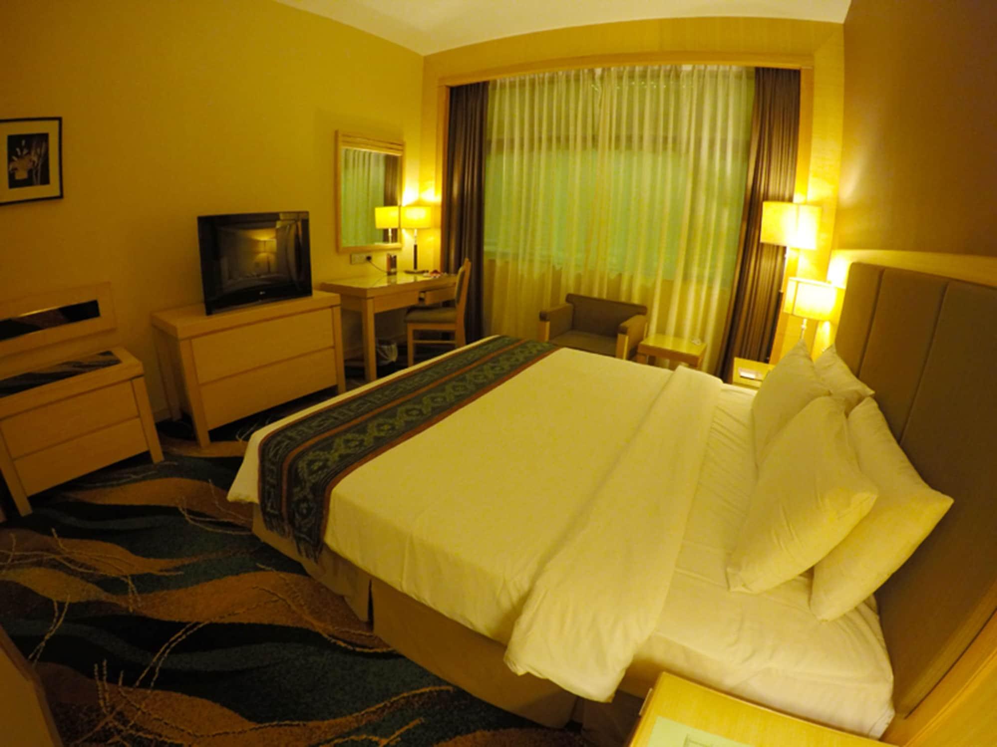 Imperial Palace Hotel Мири Экстерьер фото