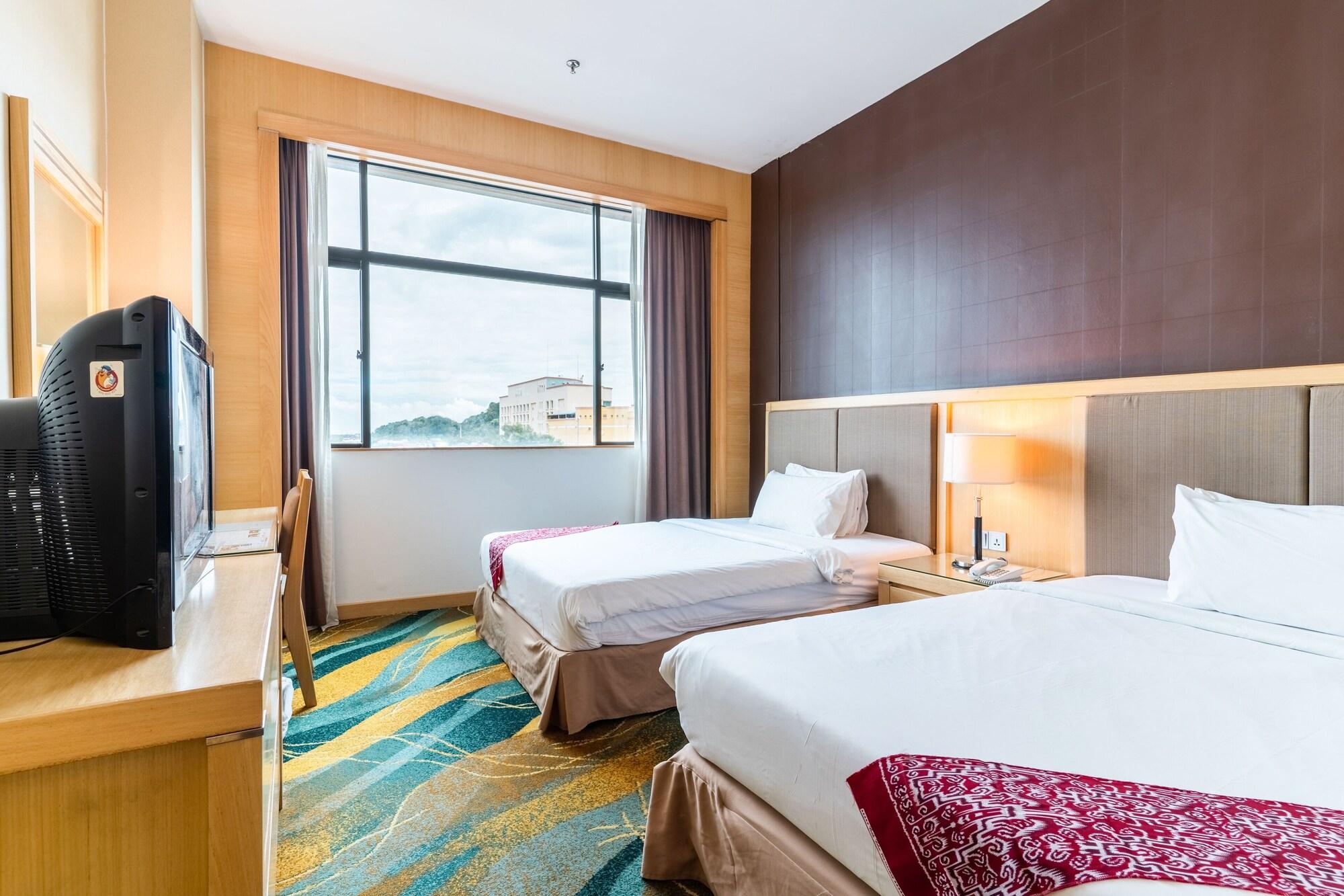 Imperial Palace Hotel Мири Экстерьер фото