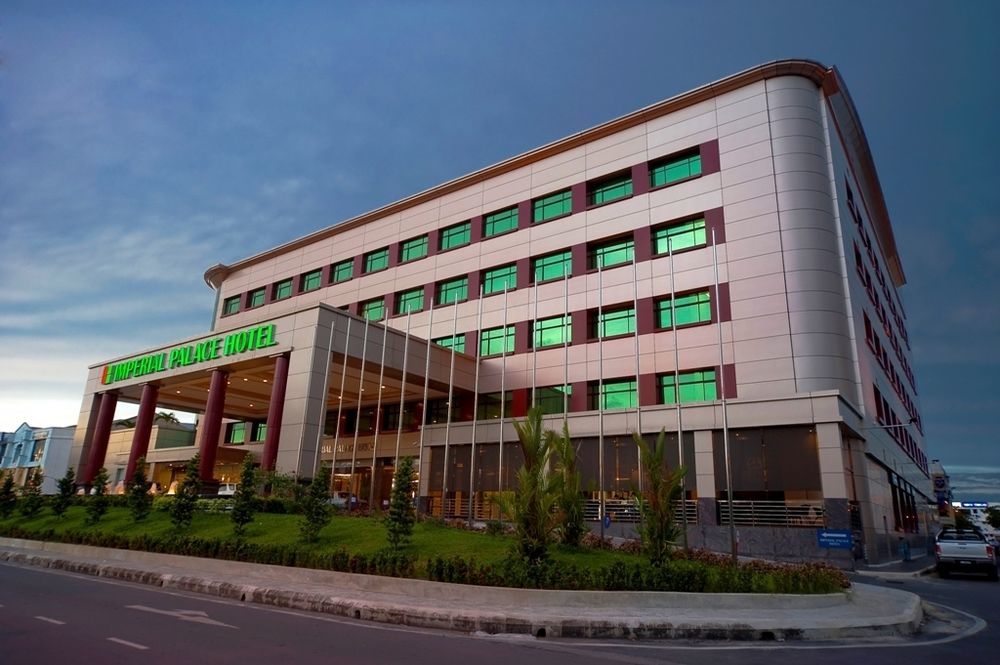 Imperial Palace Hotel Мири Экстерьер фото